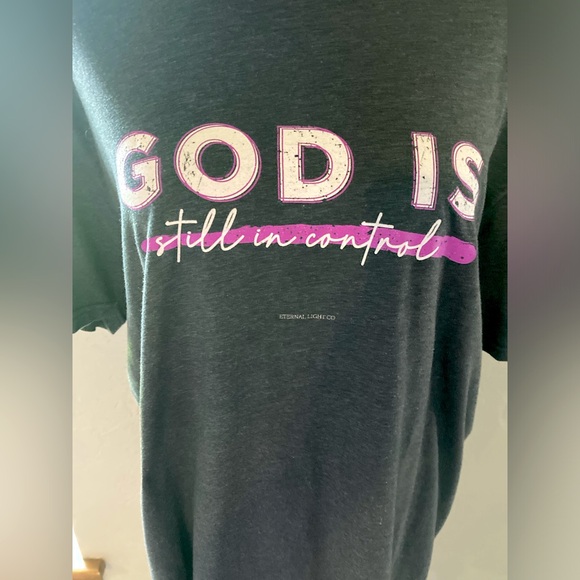 Dark Grey Short Sleeve Tee Shirt that says God is still in control Size XL - Picture 3 of 6